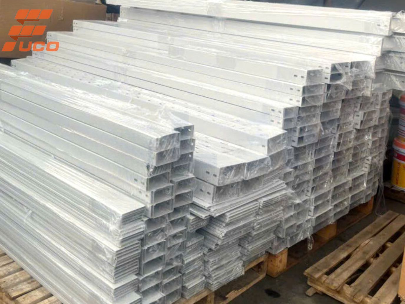 Máng Cáp 75x50